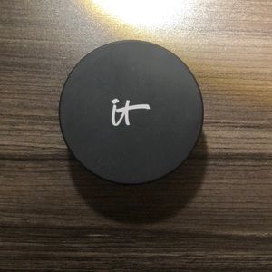 It Cosmetics loose setting powder